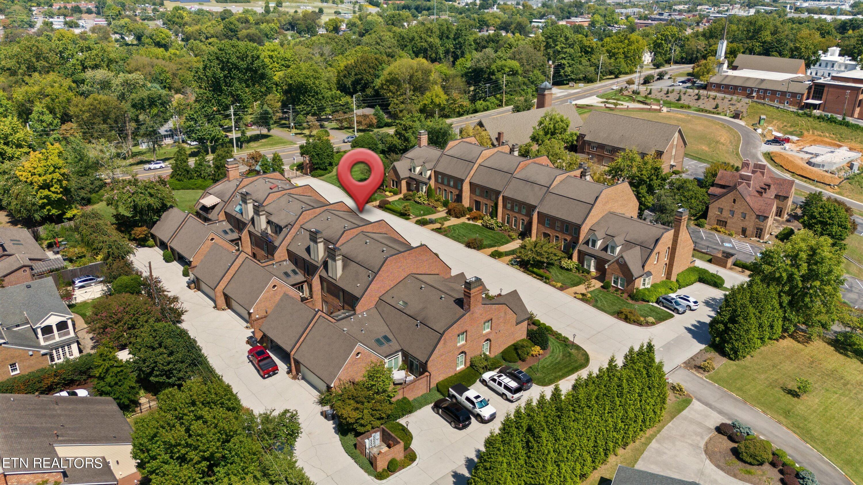 3340 Kingston Pike, 4