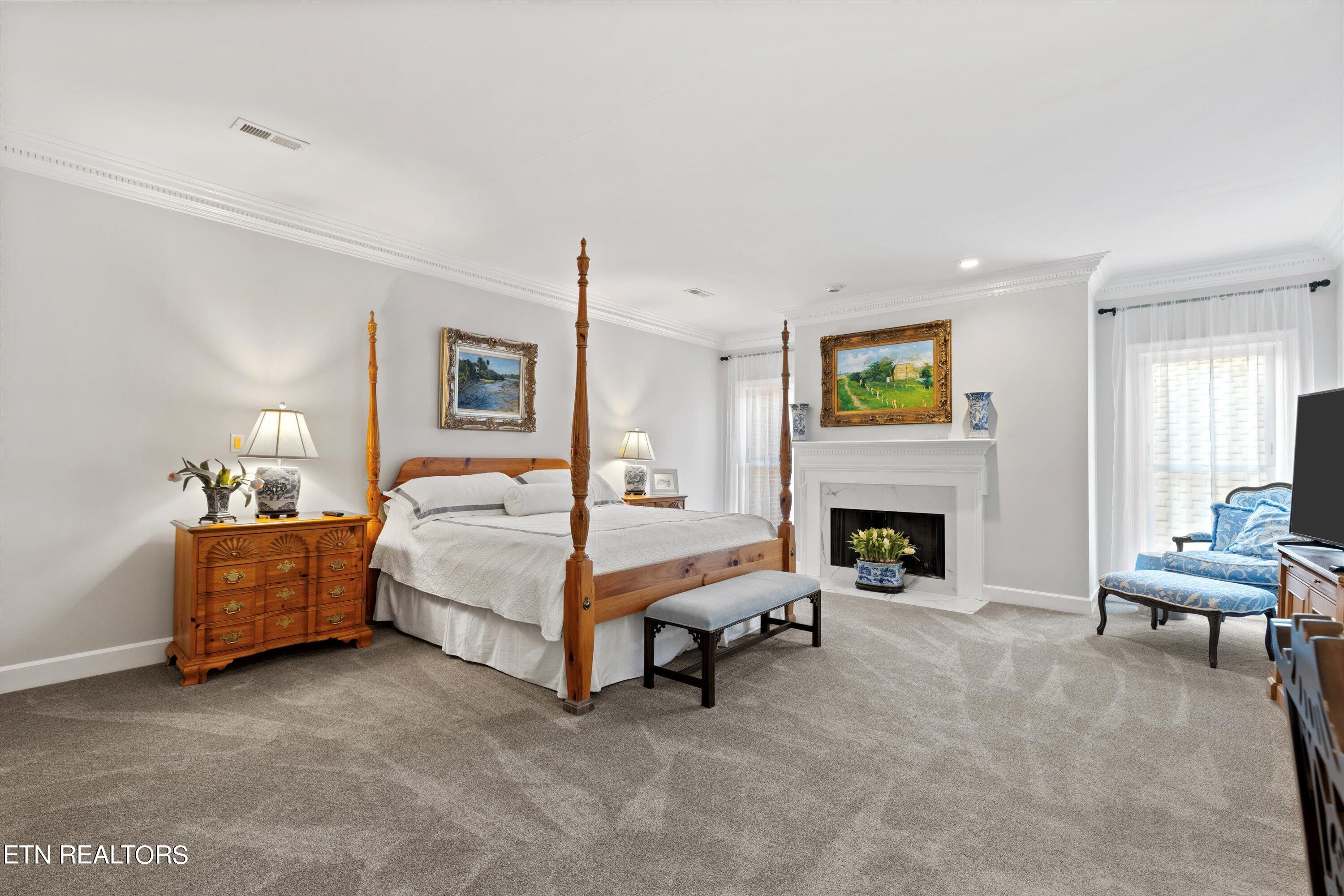 3340 Kingston Pike, 4