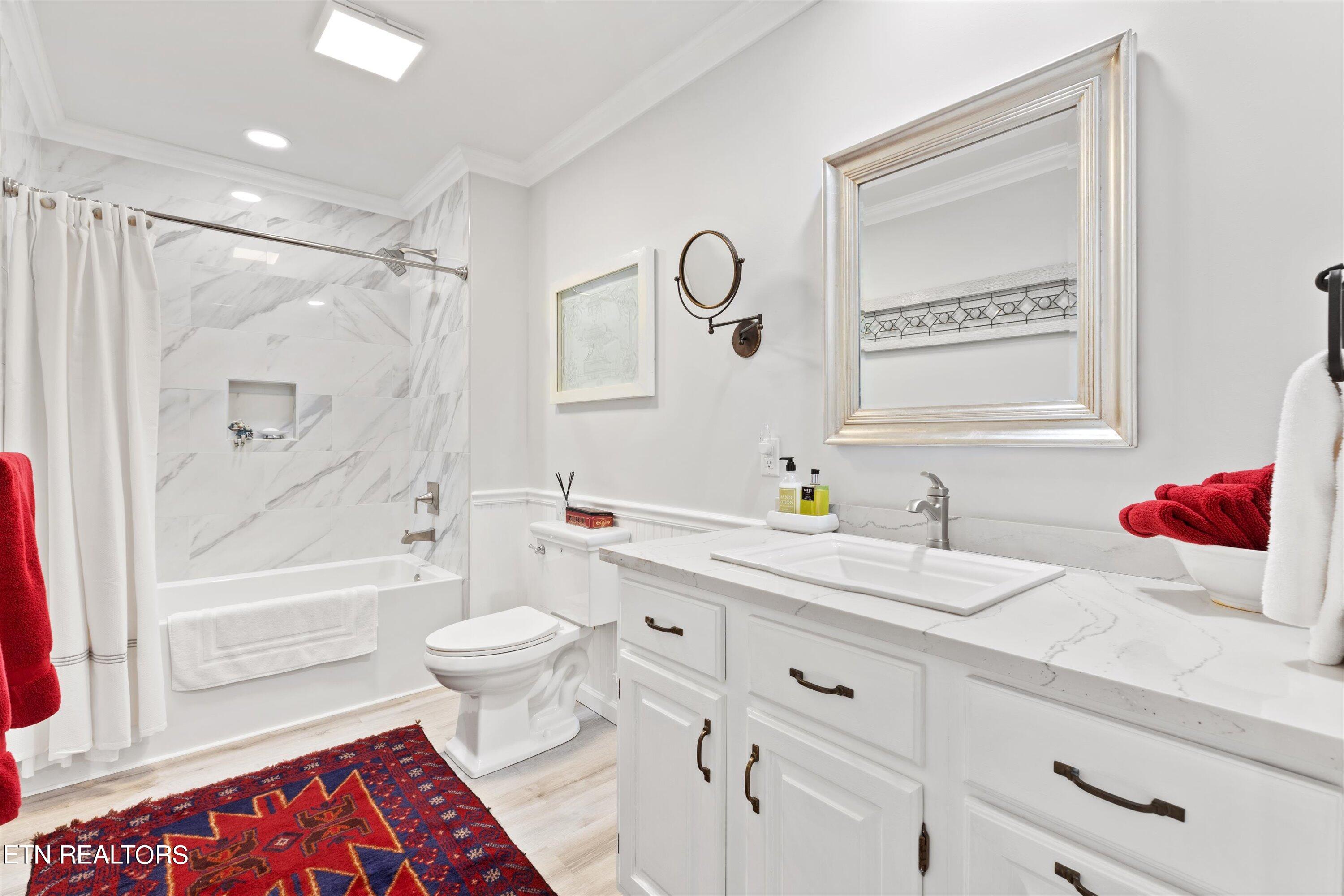 3340 Kingston Pike, 4