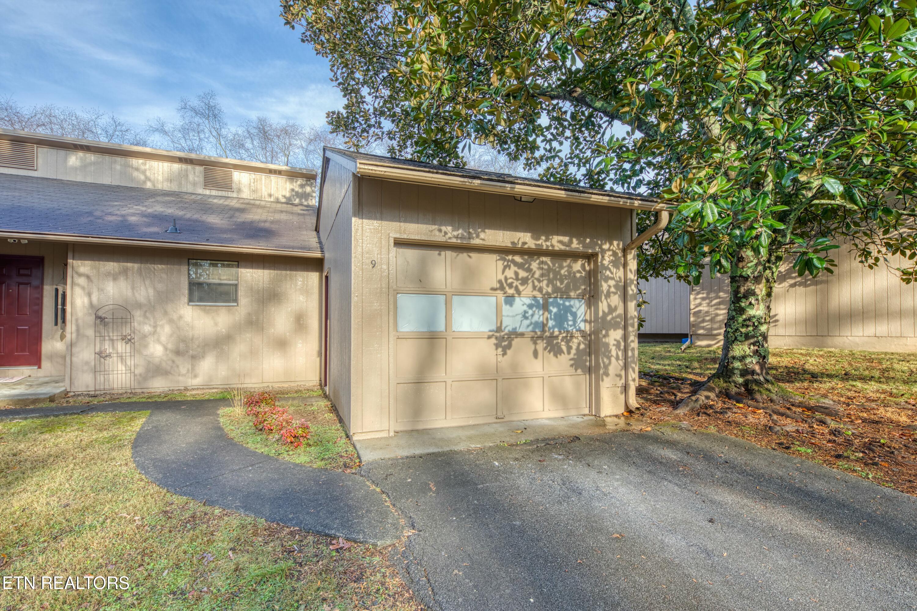 8709 Olde Colony Tr, 9