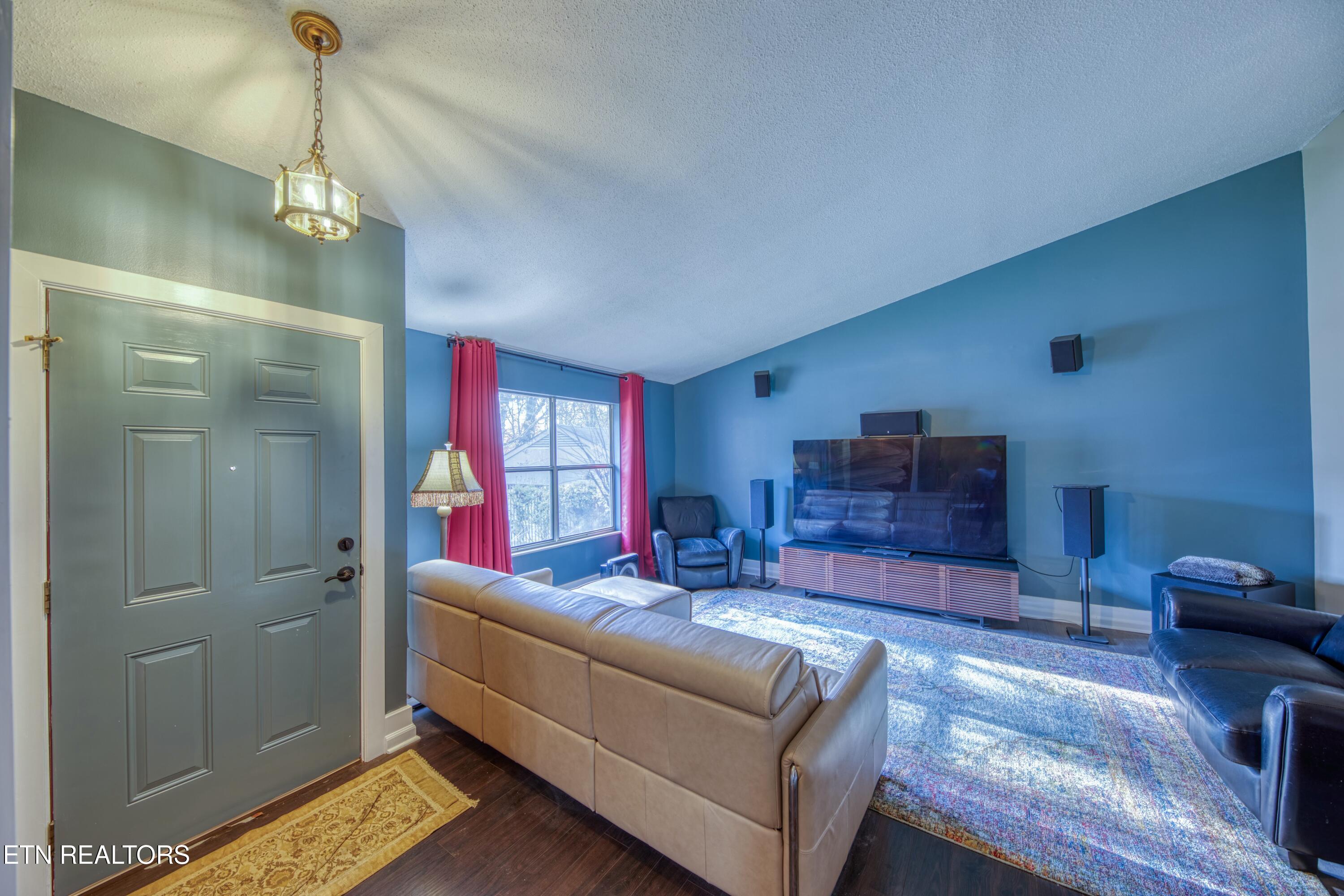 8709 Olde Colony Tr, 9