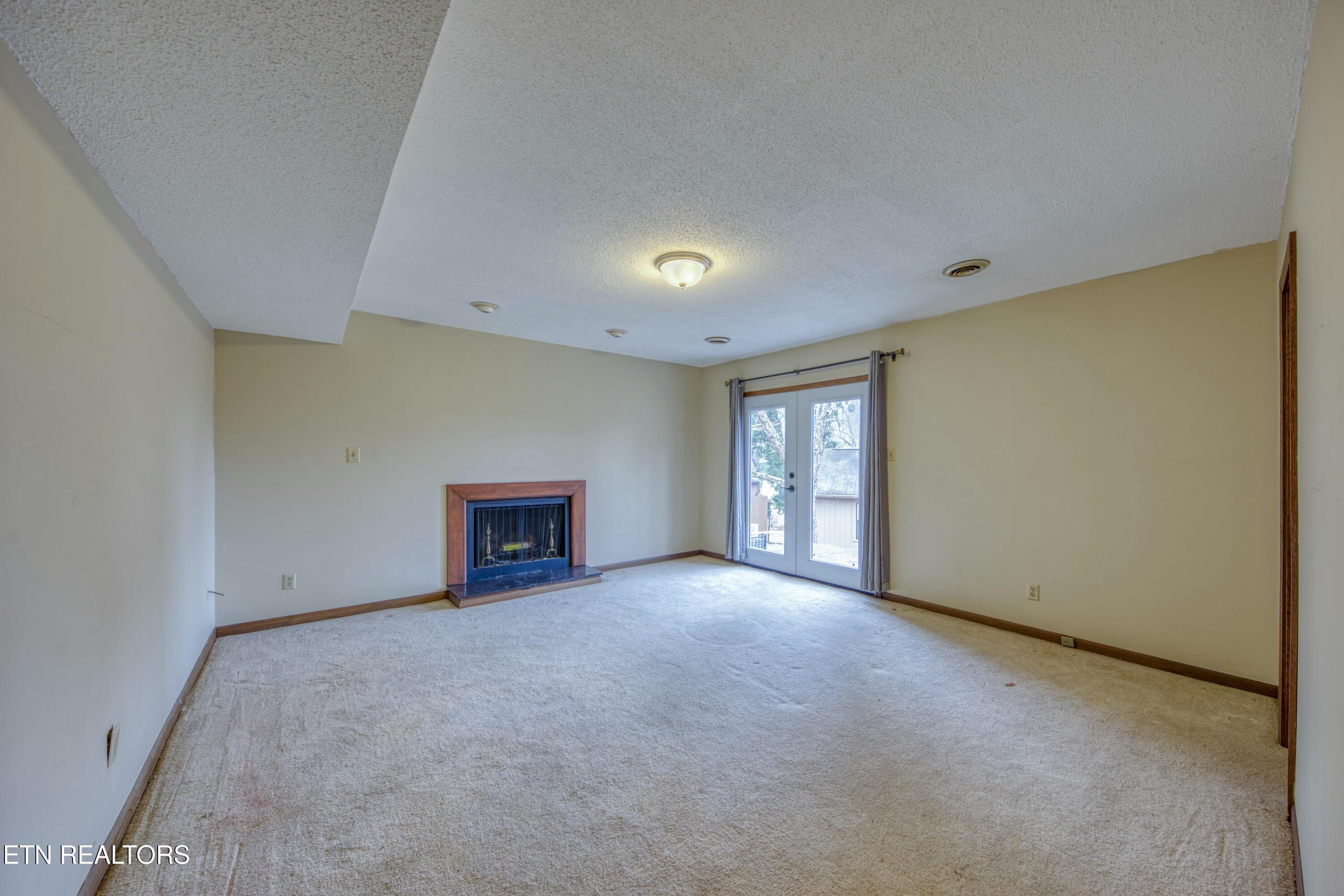 8709 Olde Colony Tr, 9