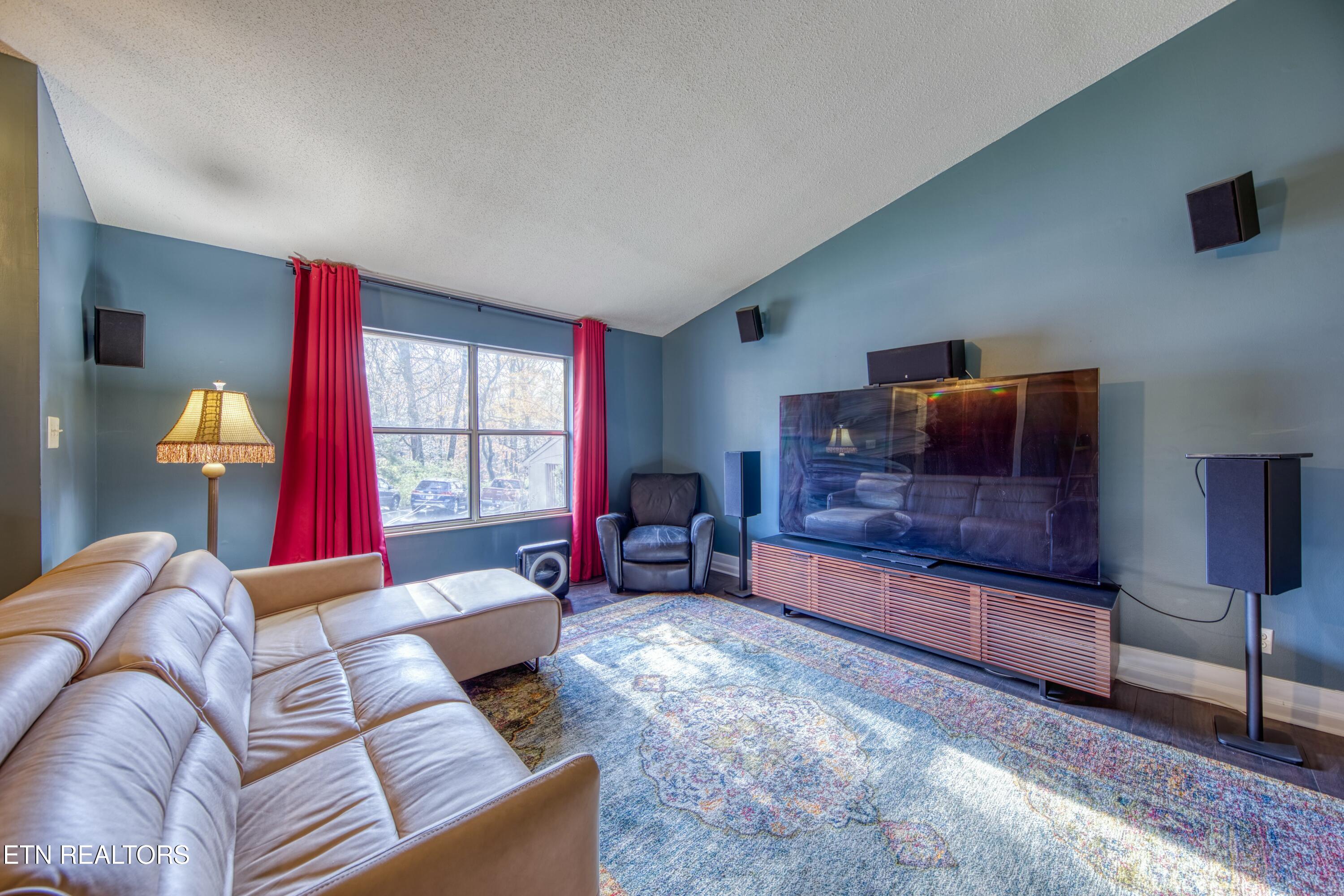 8709 Olde Colony Tr, 9