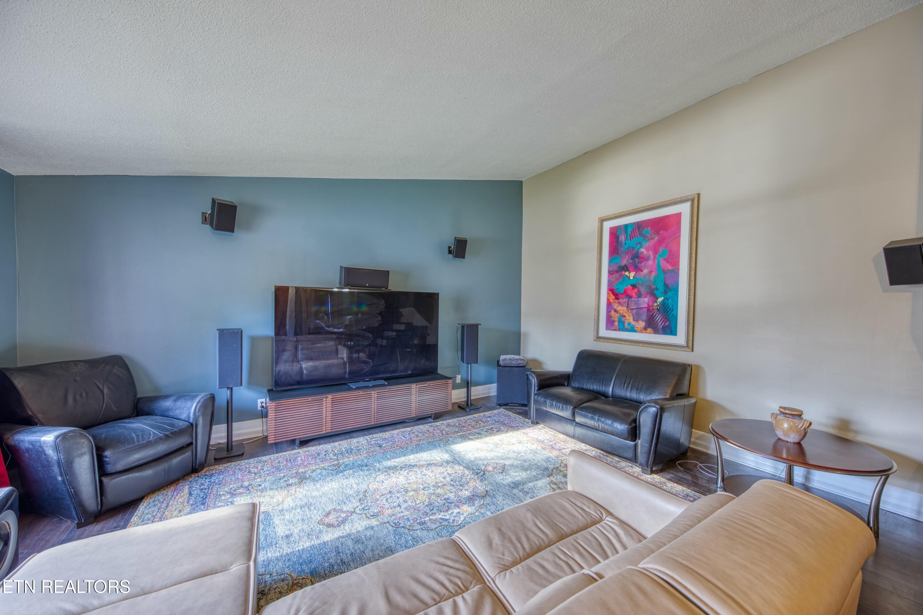 8709 Olde Colony Tr, 9
