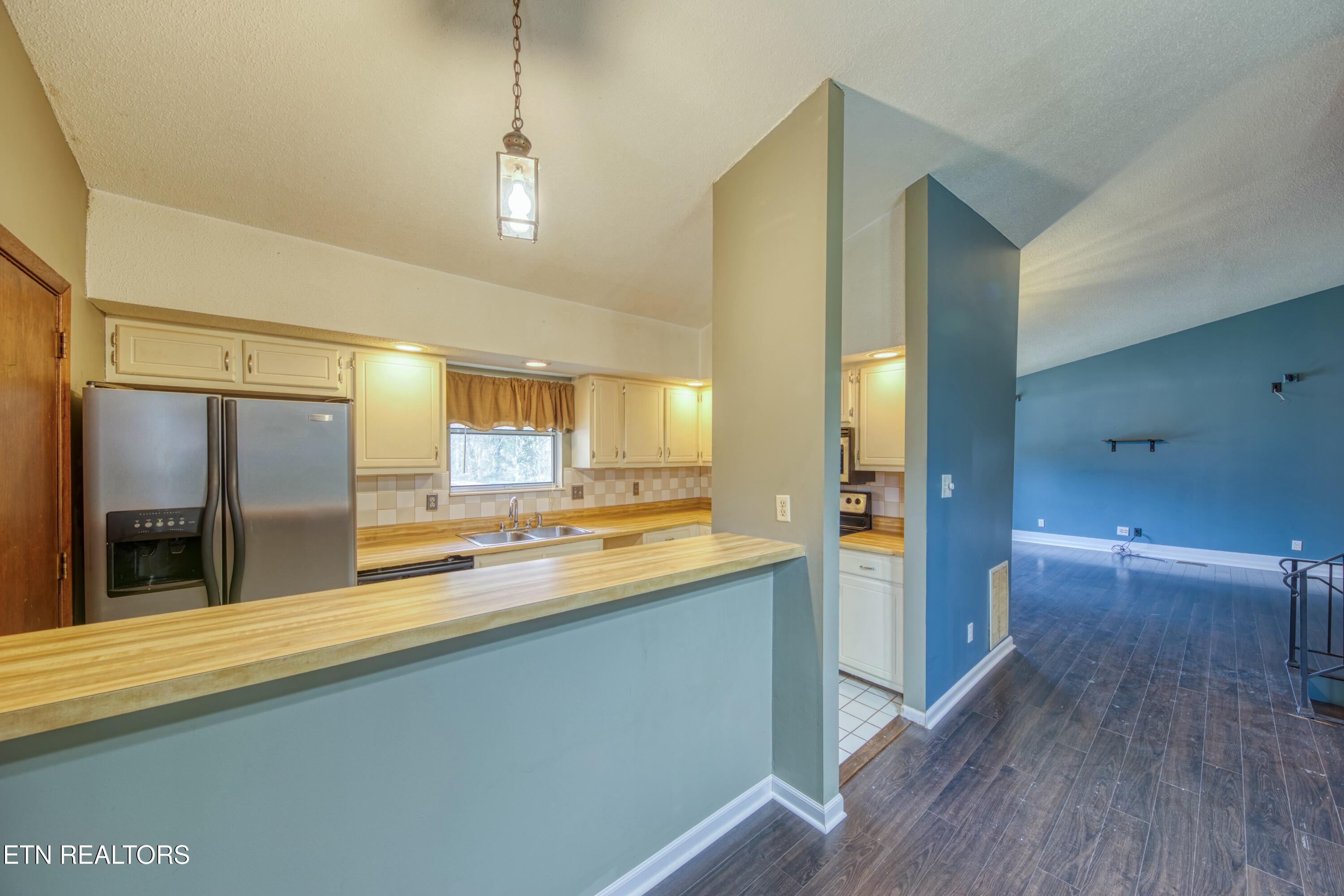 8709 Olde Colony Tr, 9