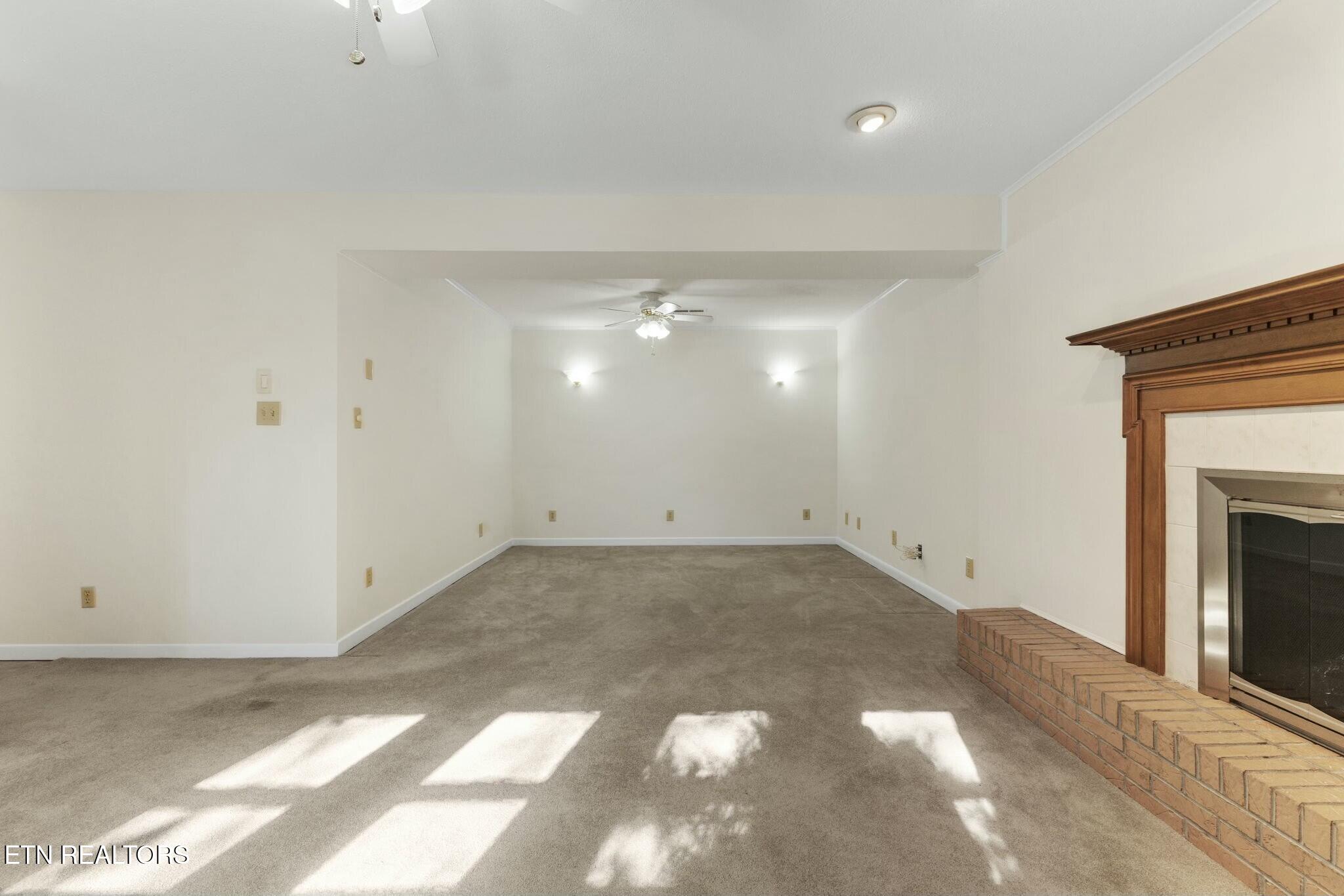 1943 Grenada Blvd