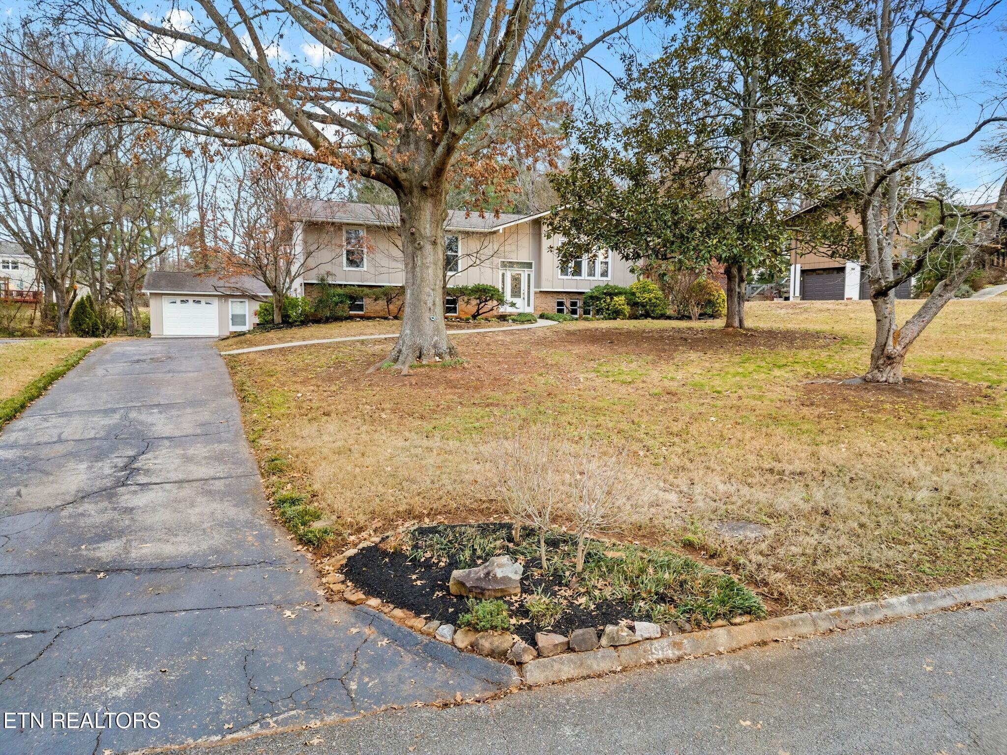 1943 Grenada Blvd