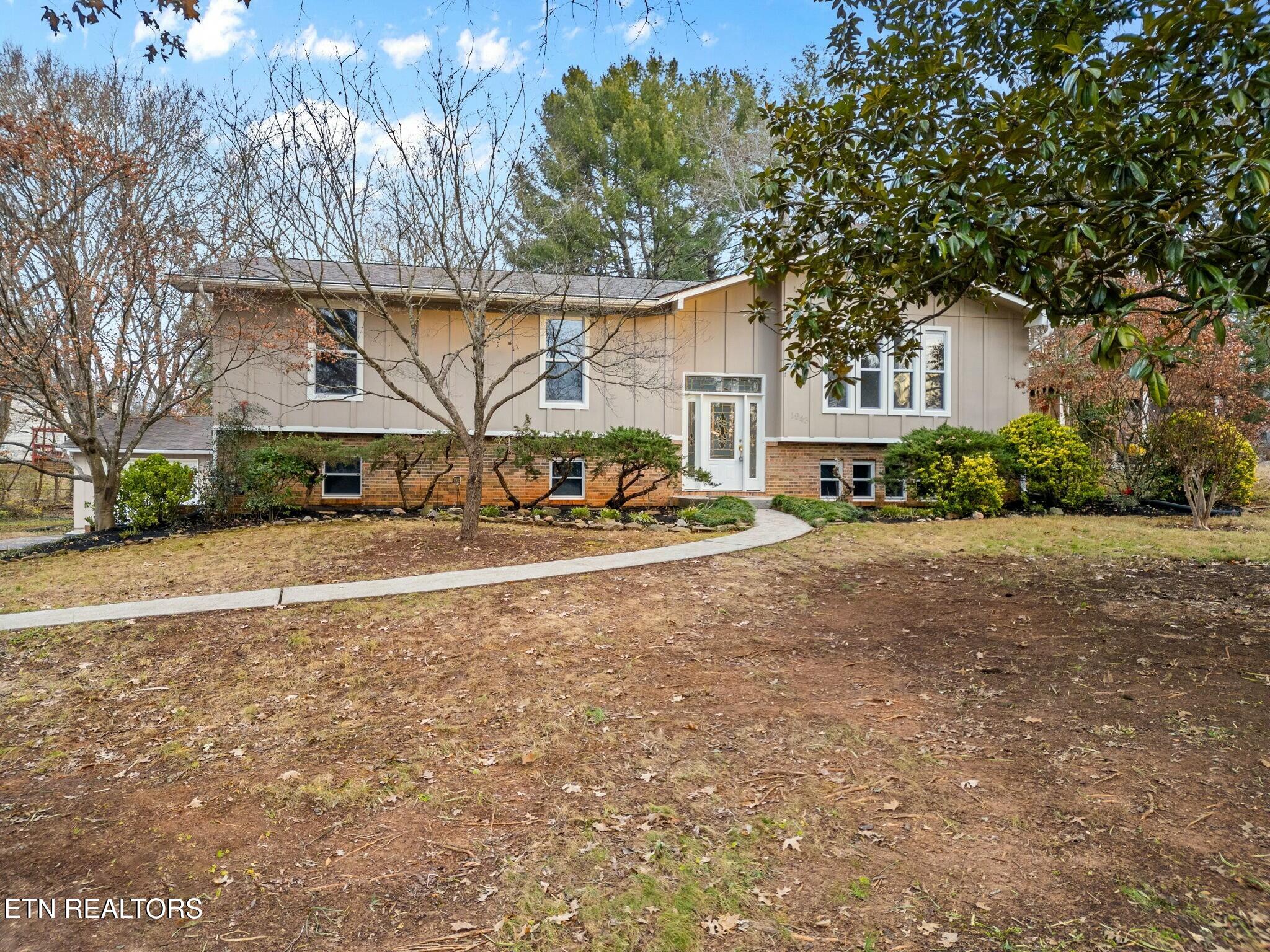 1943 Grenada Blvd