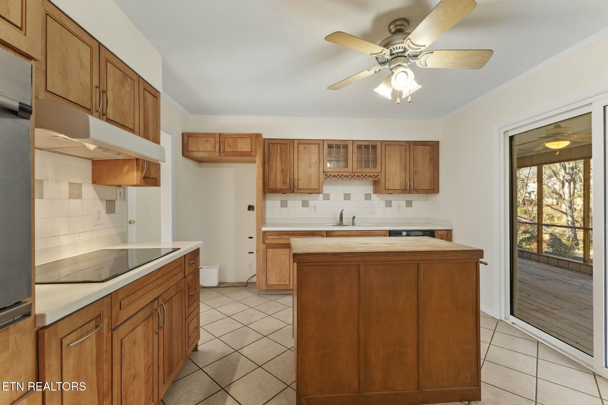 1943 Grenada Blvd