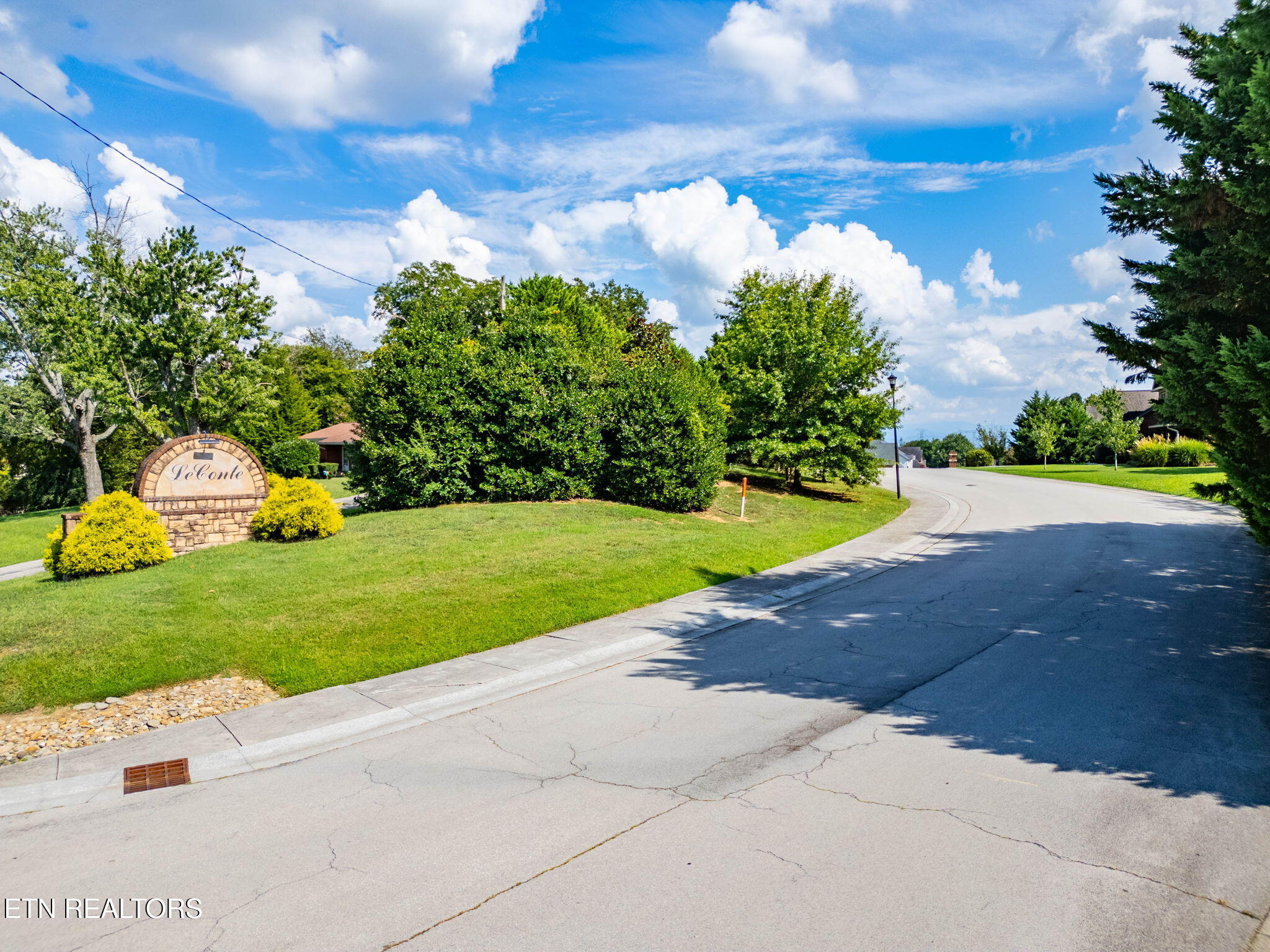 1808 Clingman View Drive