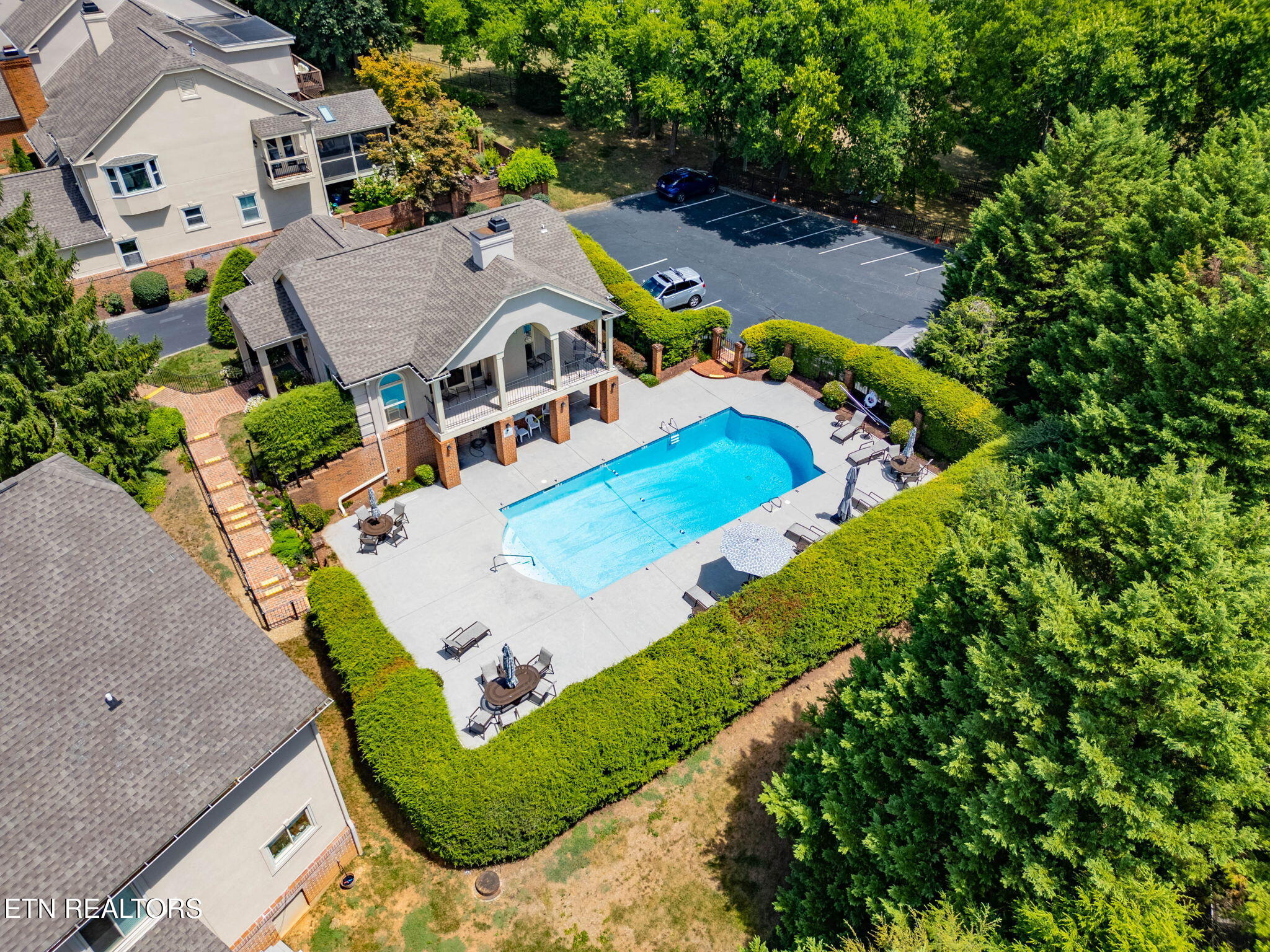 916 Highland Point Drive