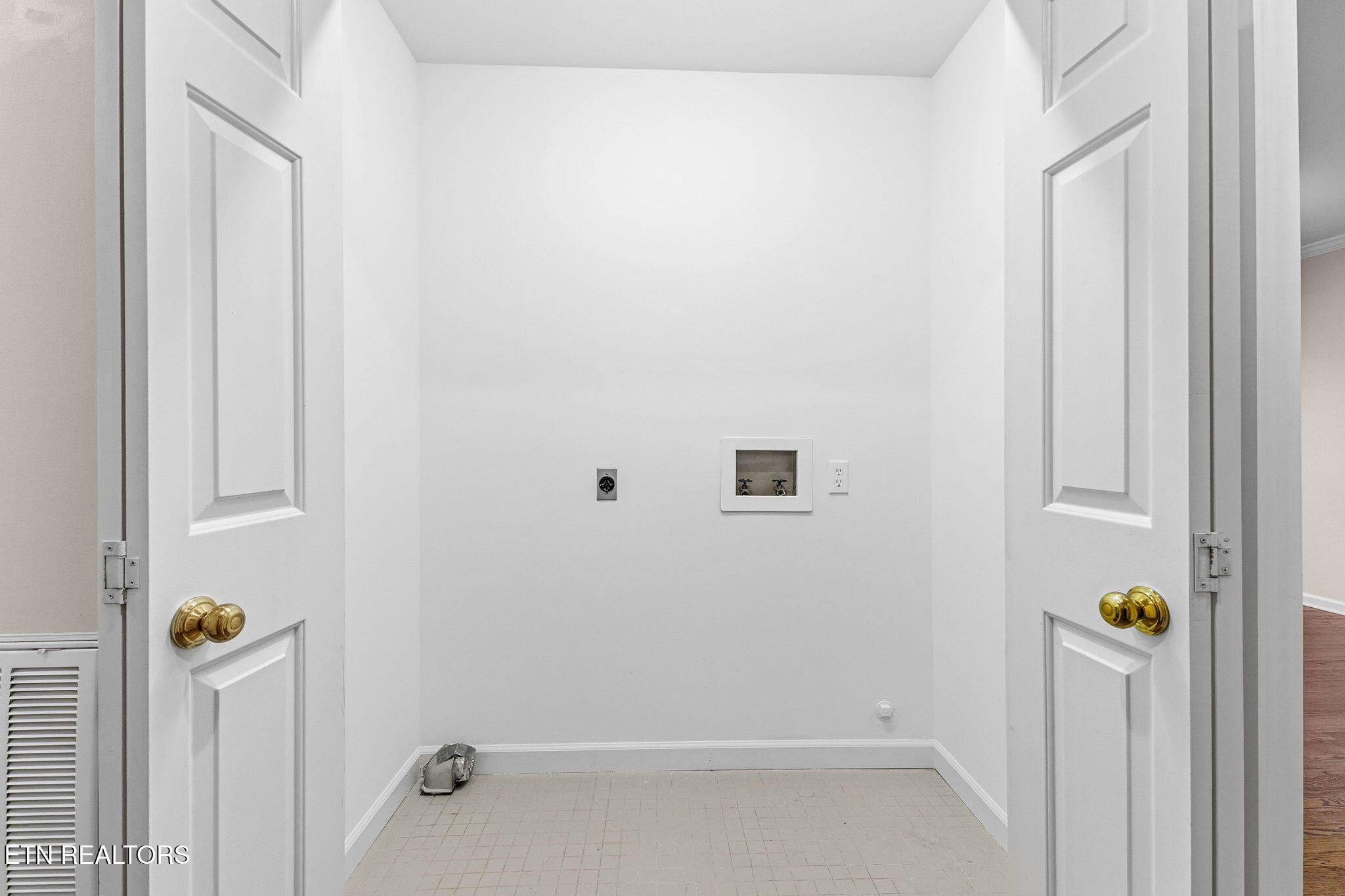 916 Highland Point Drive