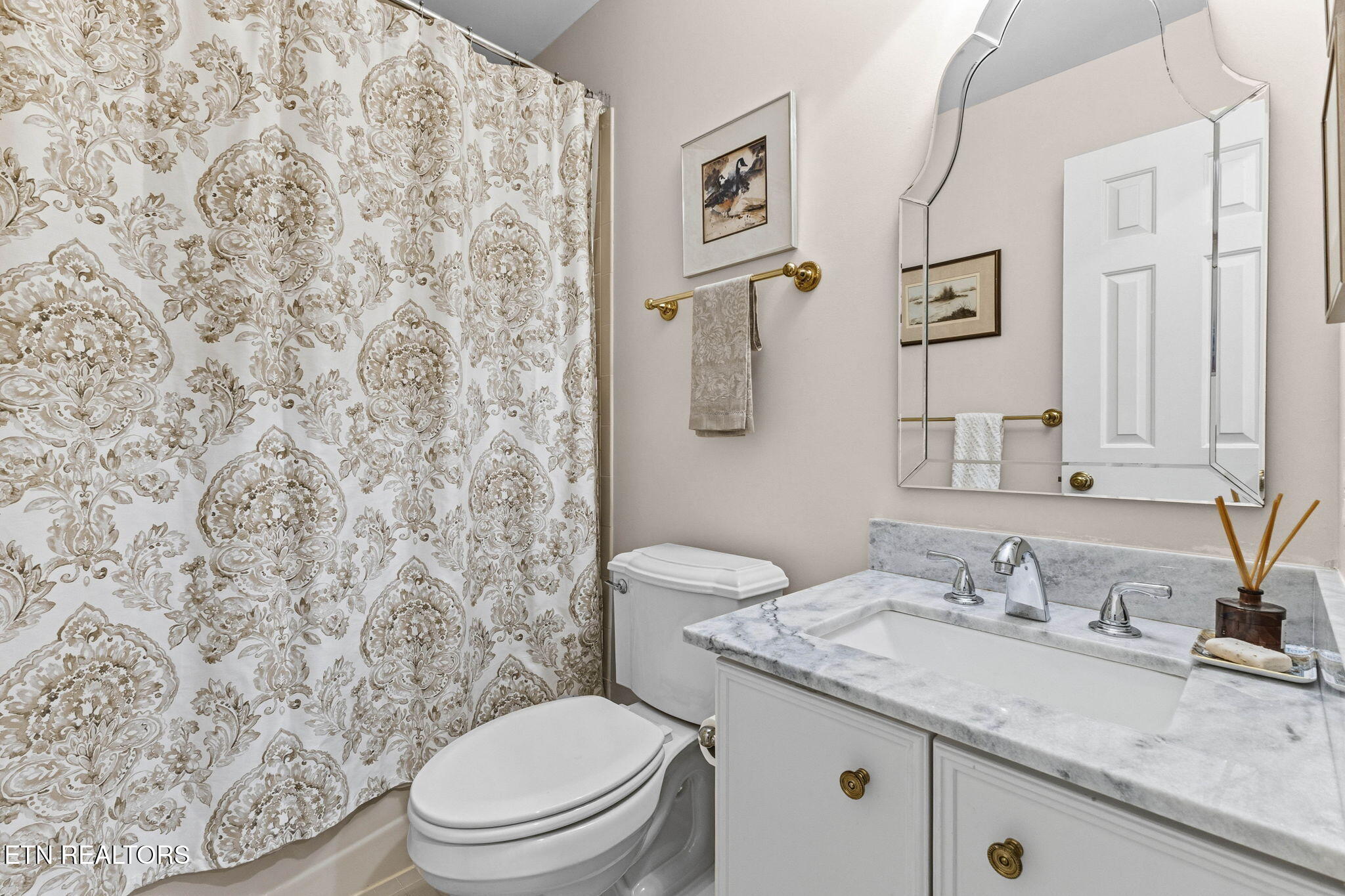 916 Highland Point Drive