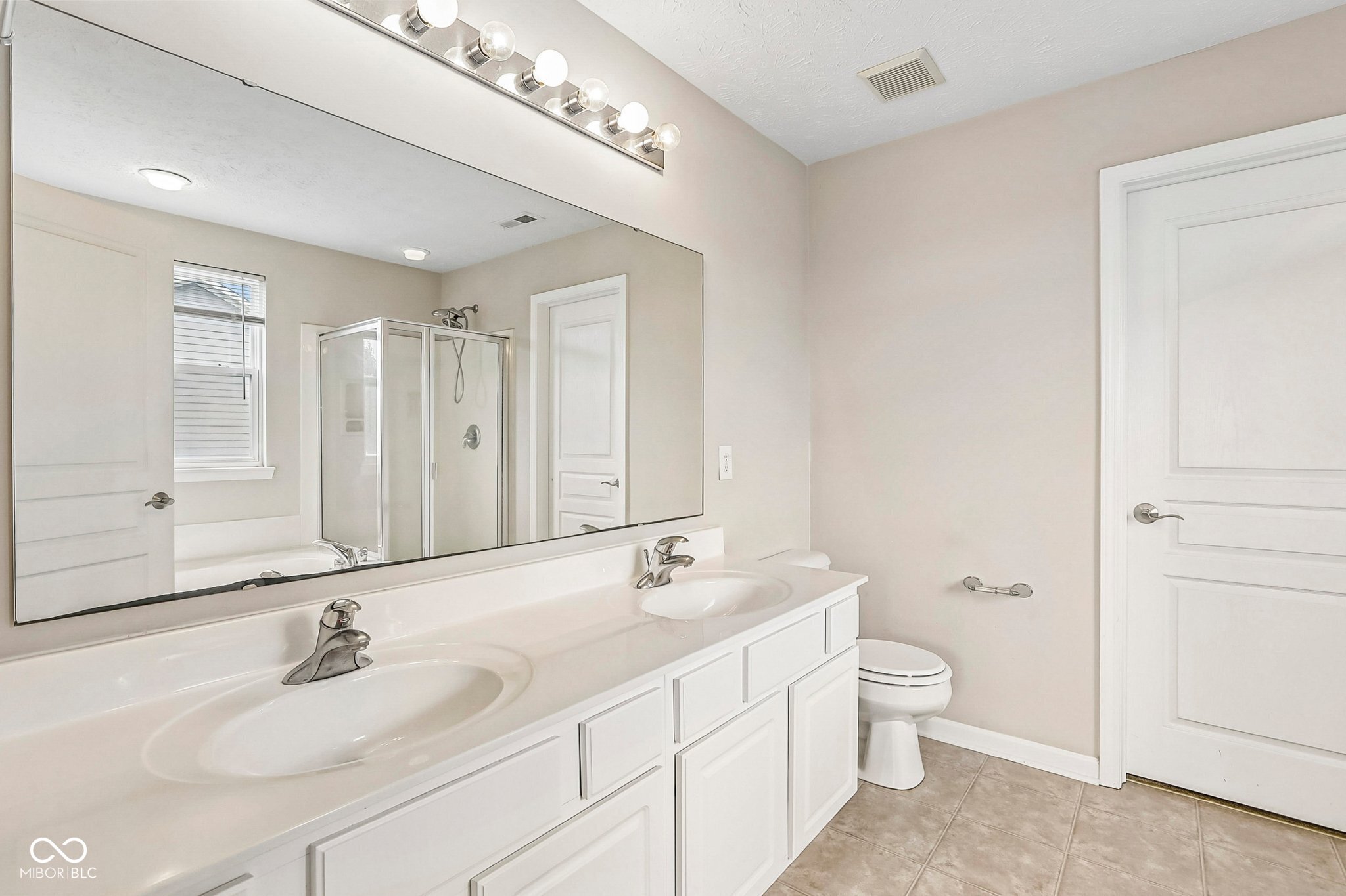 3992 Rowlett Place