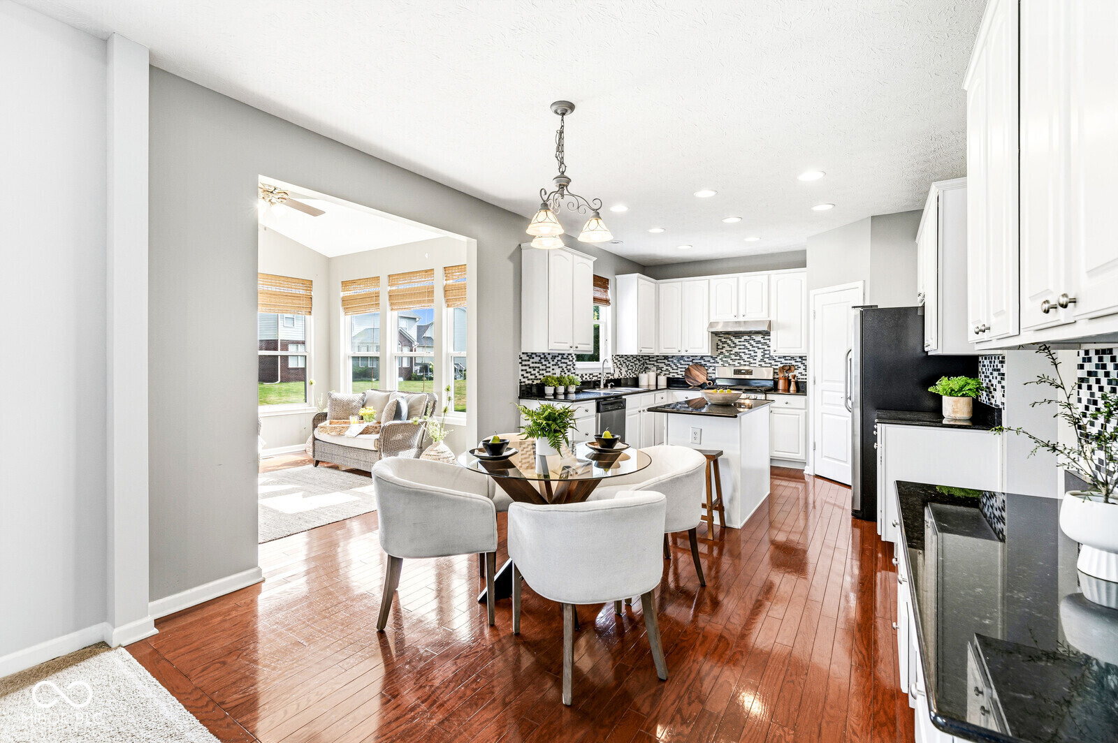 3992 Rowlett Place