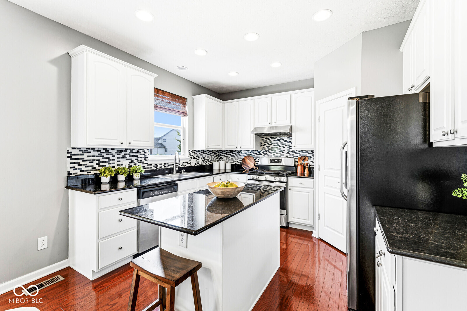 3992 Rowlett Place