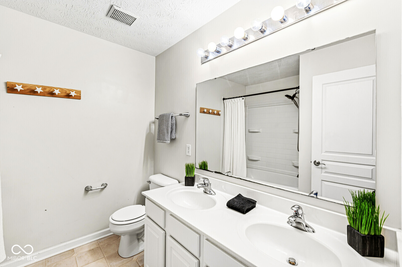 3992 Rowlett Place