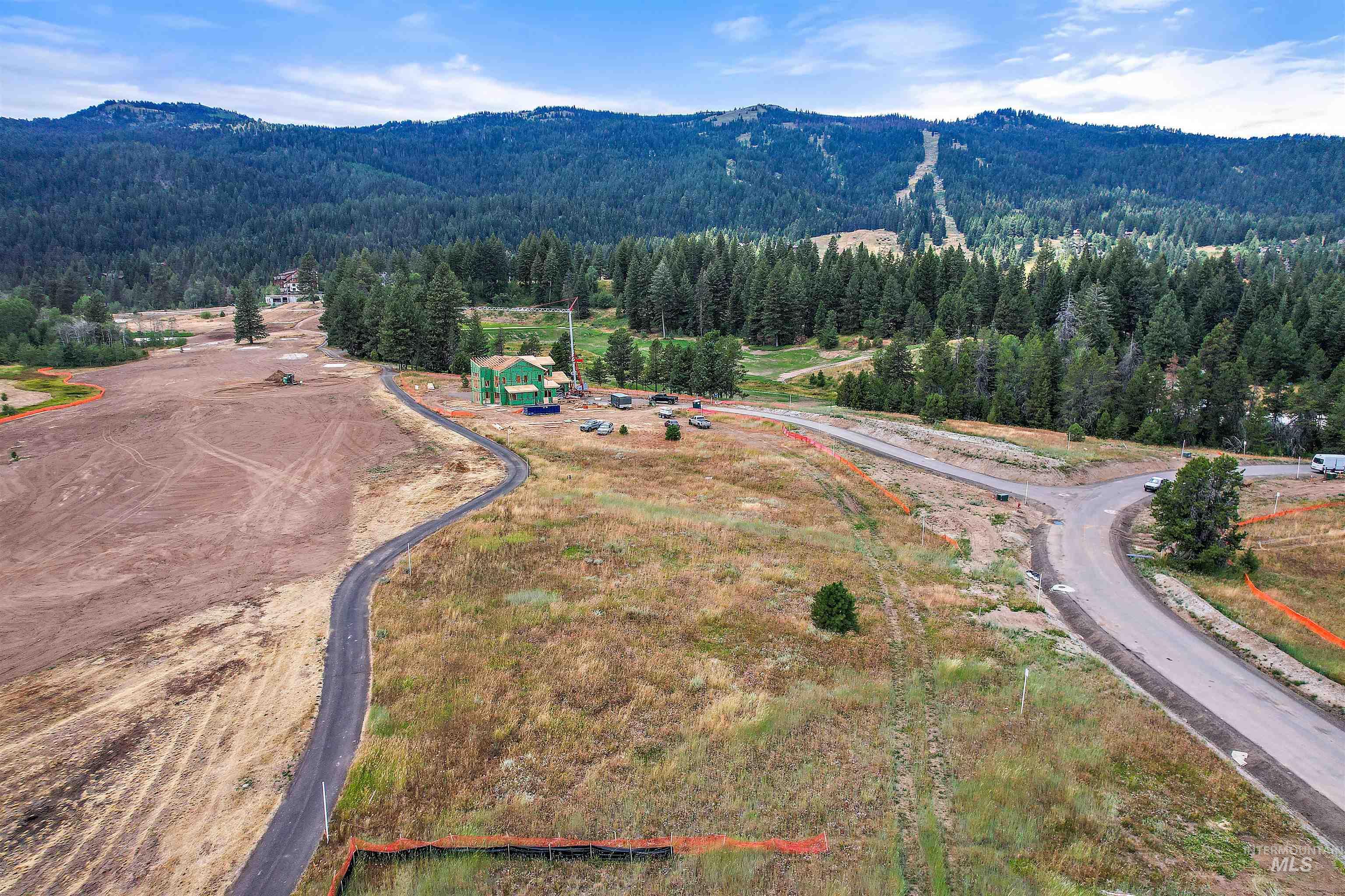17 Aspen Glade Court