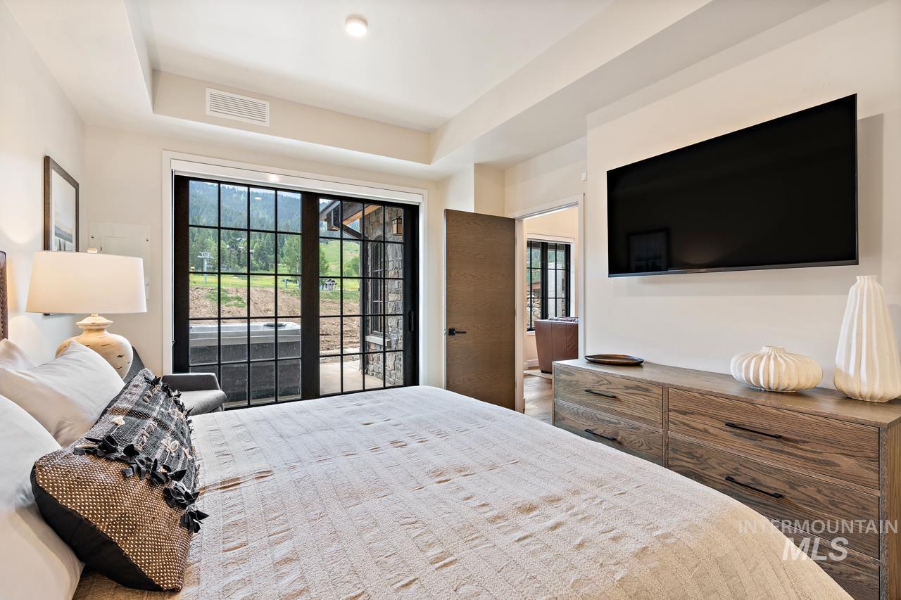 740 Village Drive Unit: G01