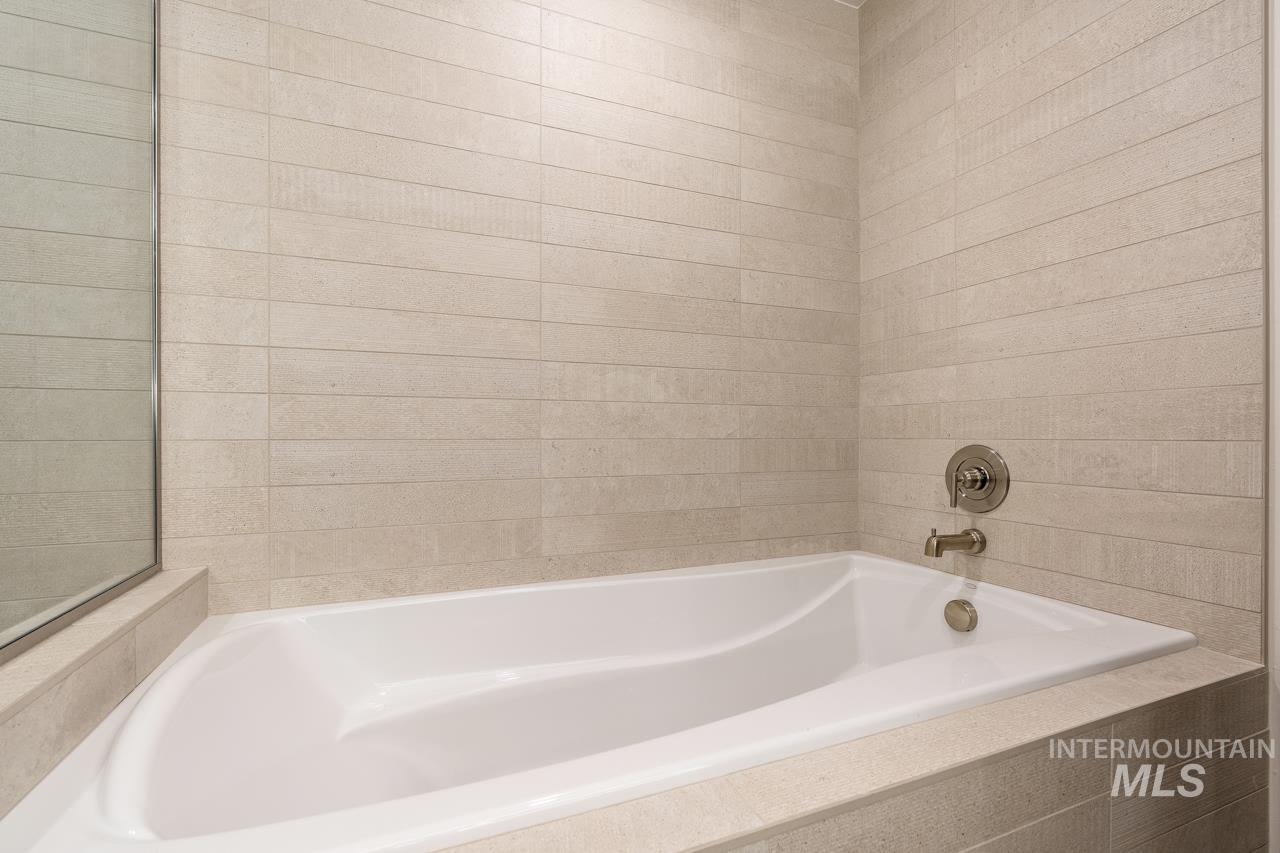 740 Village Drive Unit: G01