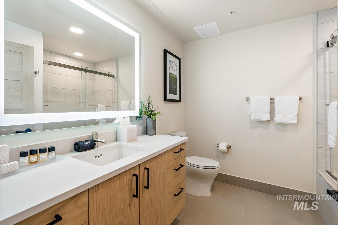 720 Village Dr Unit: 211