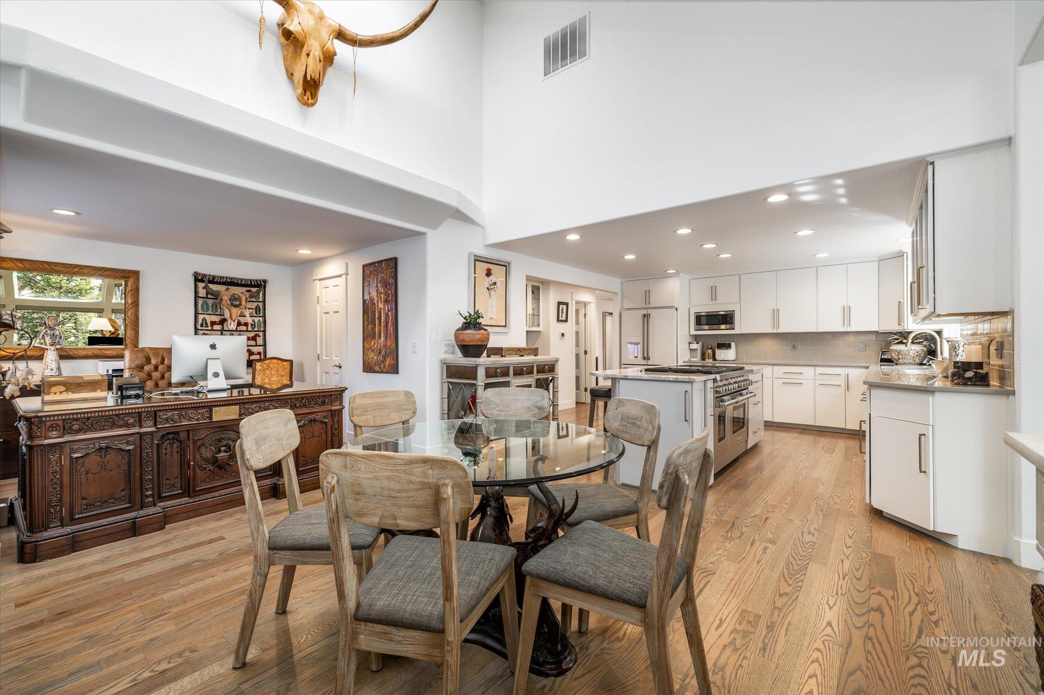 2021 S White Pine Lane