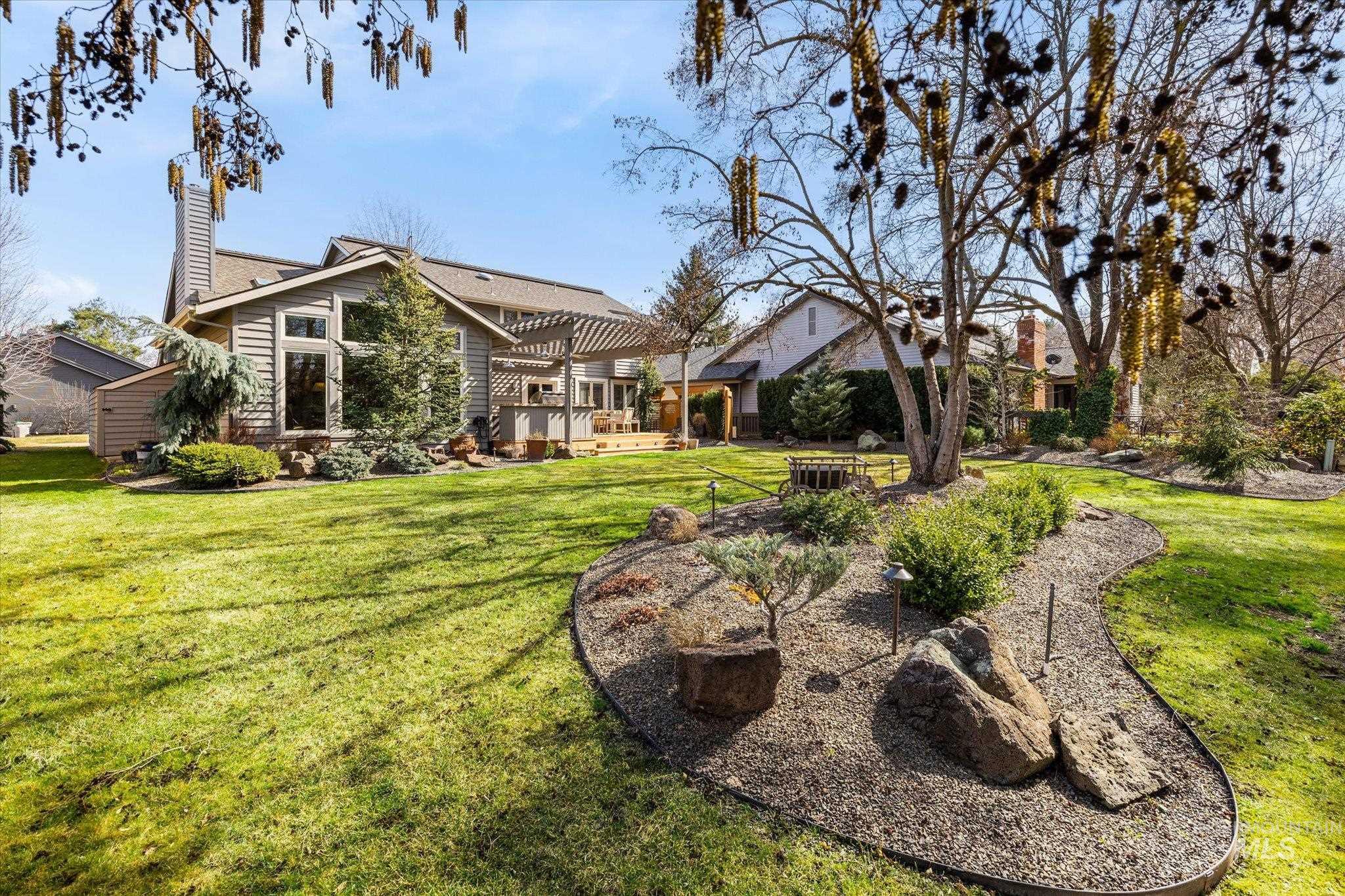 2021 S White Pine Lane