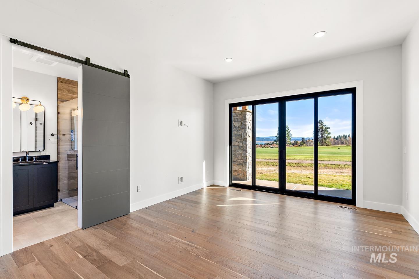 19 Aspen Glade Court