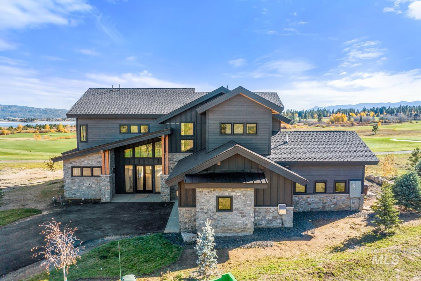 19 Aspen Glade Court