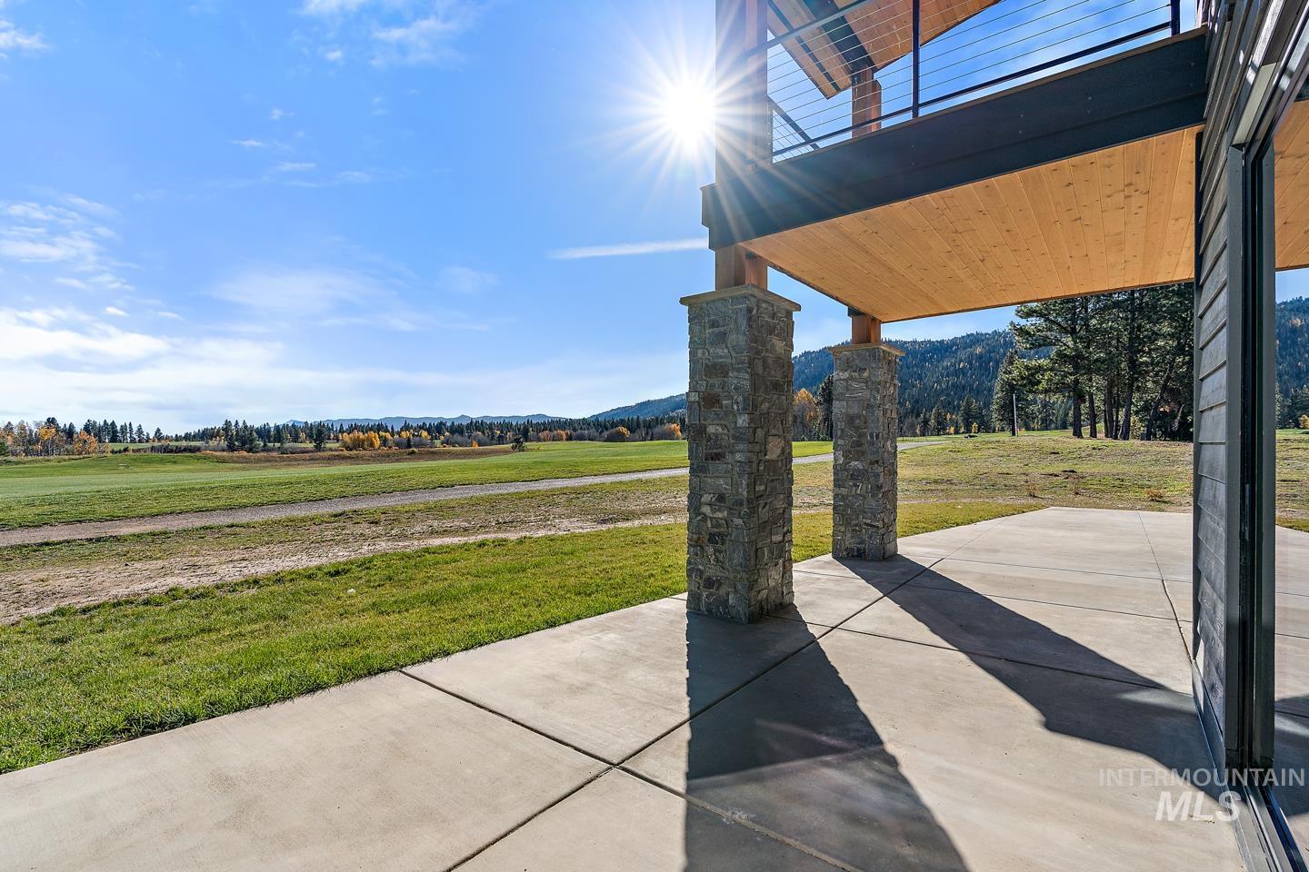 19 Aspen Glade Court