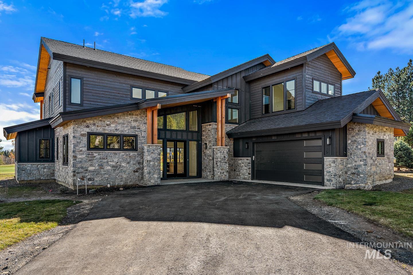 19 Aspen Glade Court