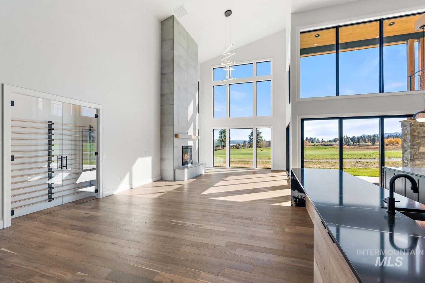 19 Aspen Glade Court
