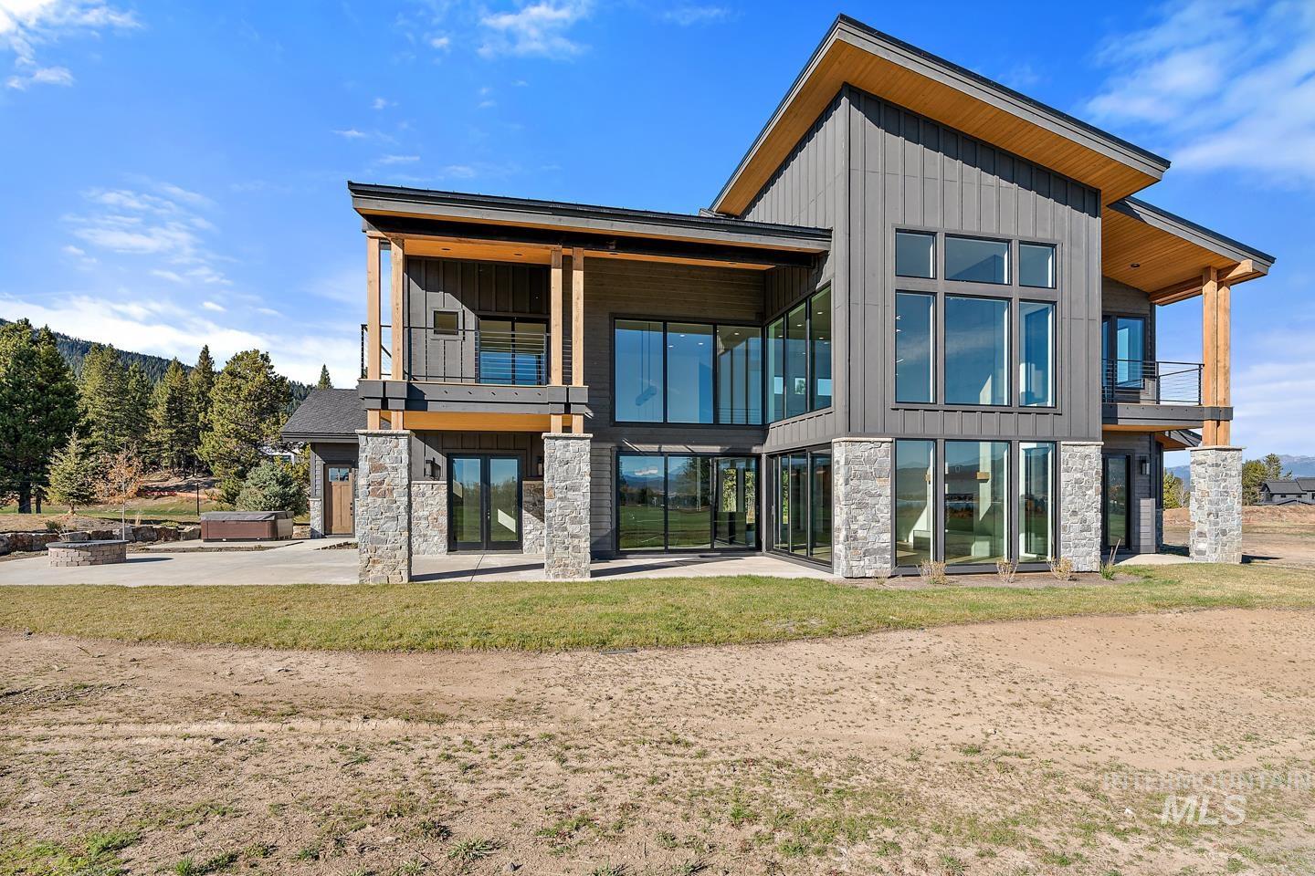 19 Aspen Glade Court