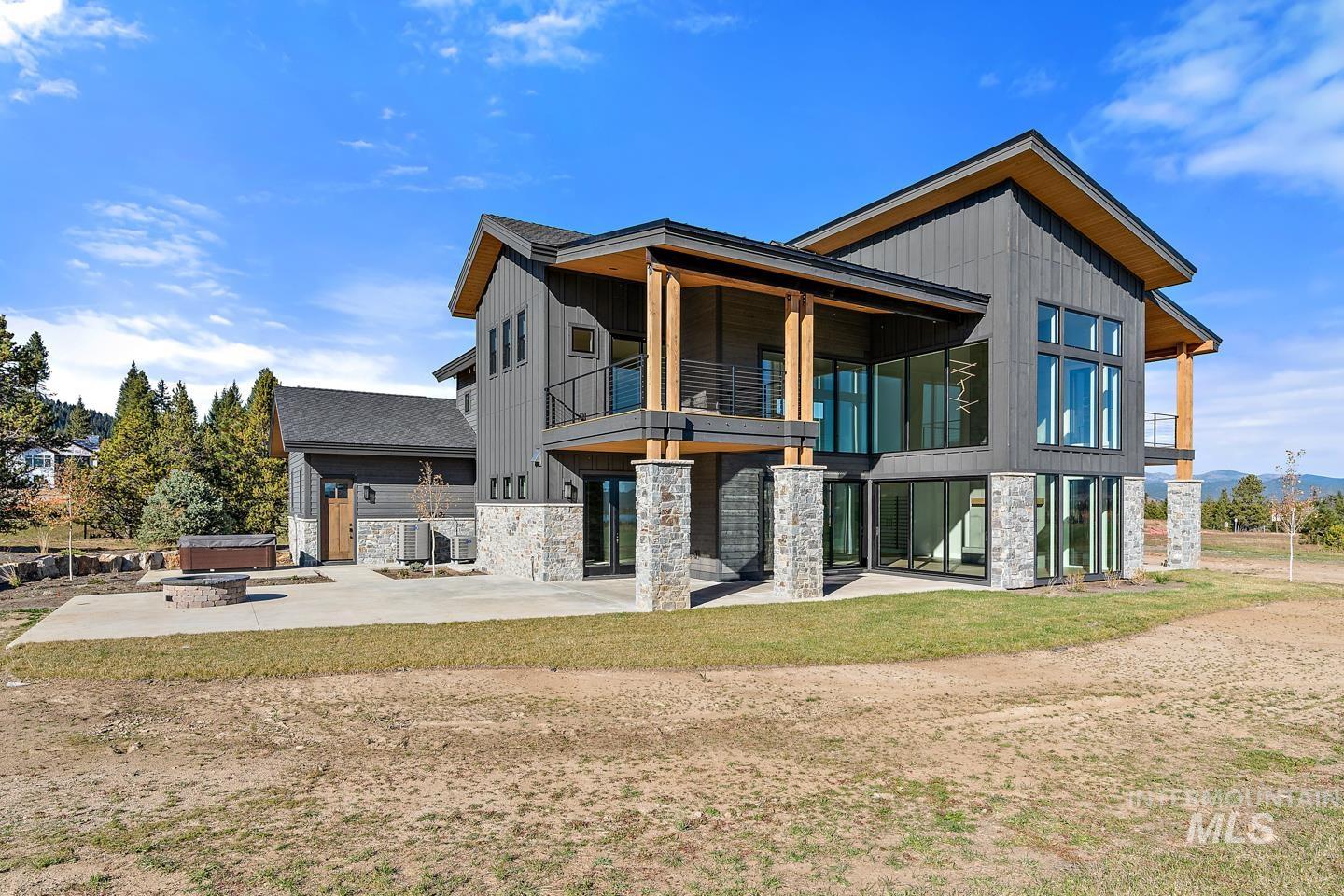 19 Aspen Glade Court