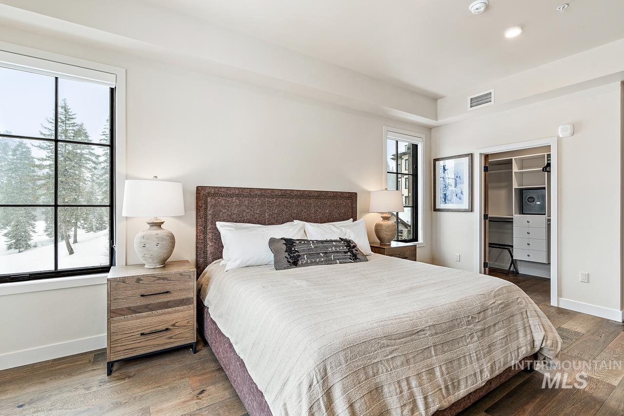 700 Village Drive Unit: 305