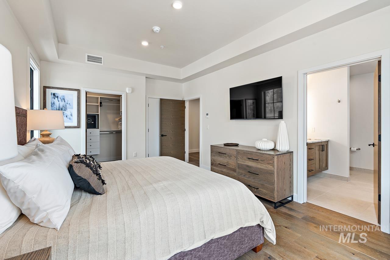 700 Village Drive Unit: 305