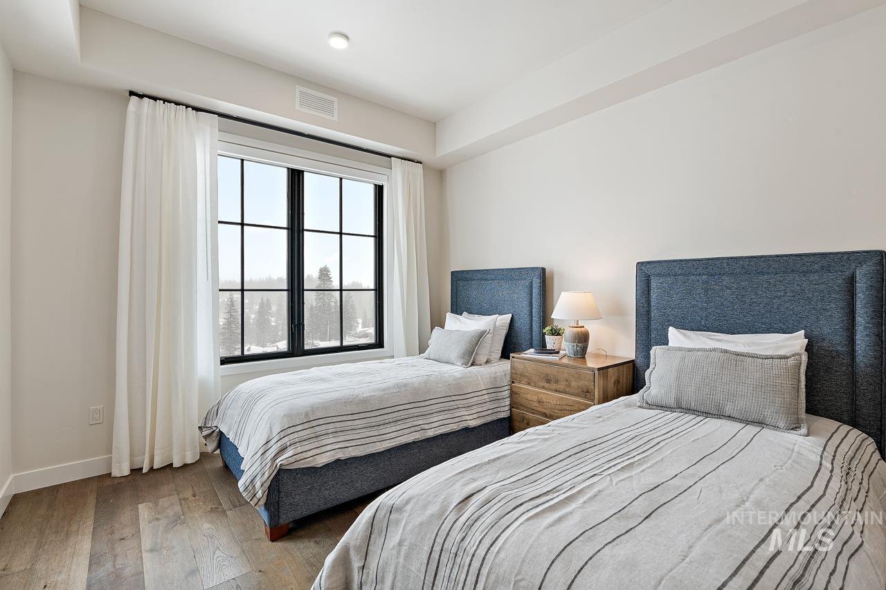 700 Village Drive Unit: 305