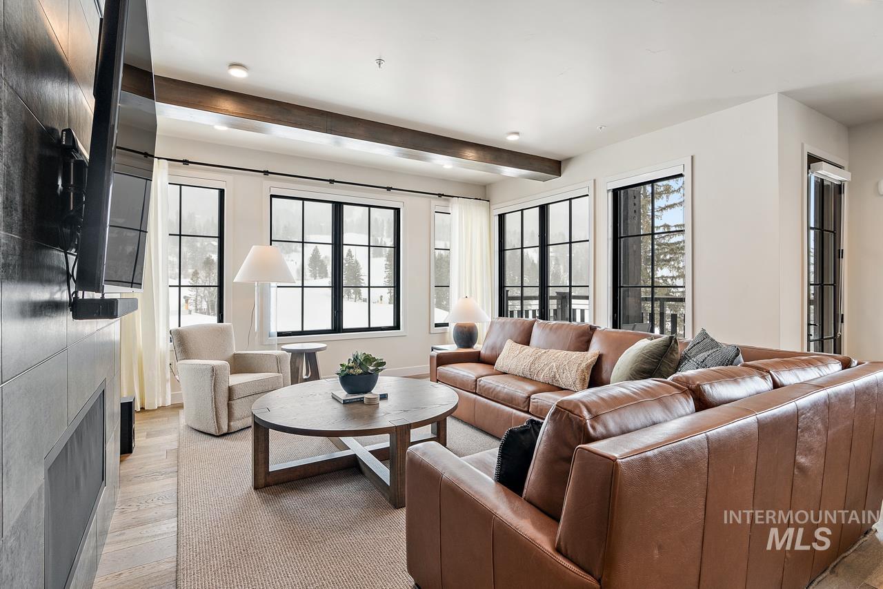 700 Village Drive Unit: 305
