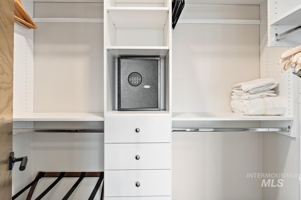 700 Village Drive Unit: 305