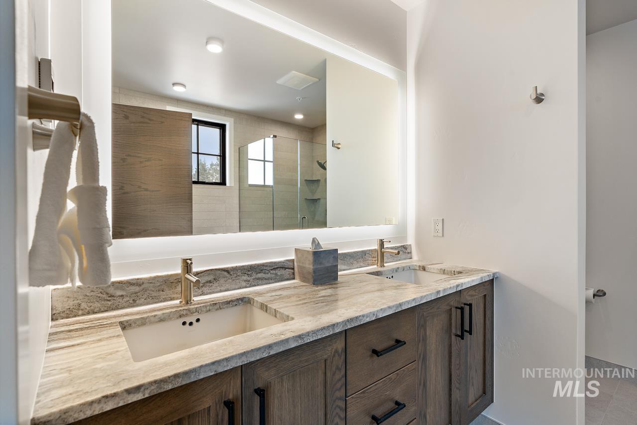 700 Village Drive Unit: 305