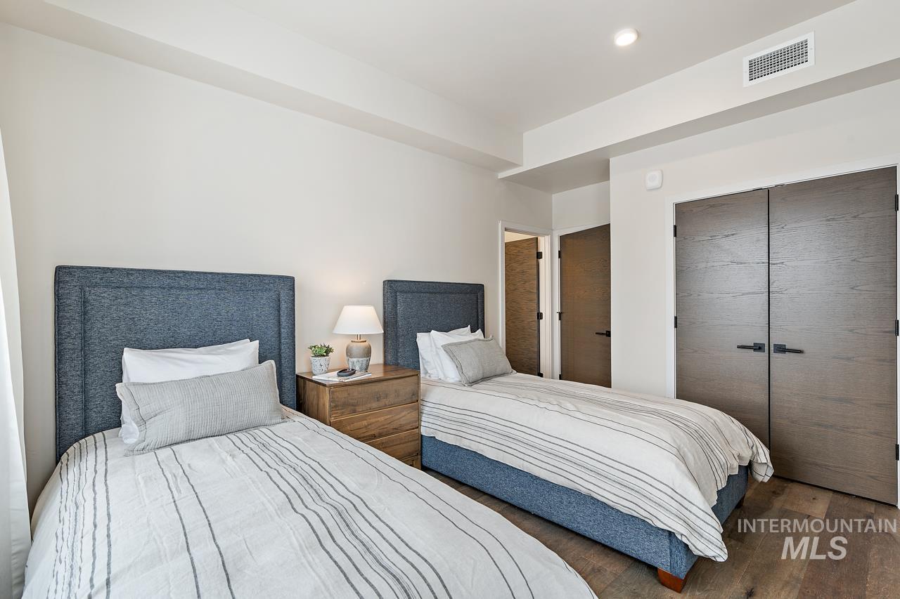 700 Village Drive Unit: 305