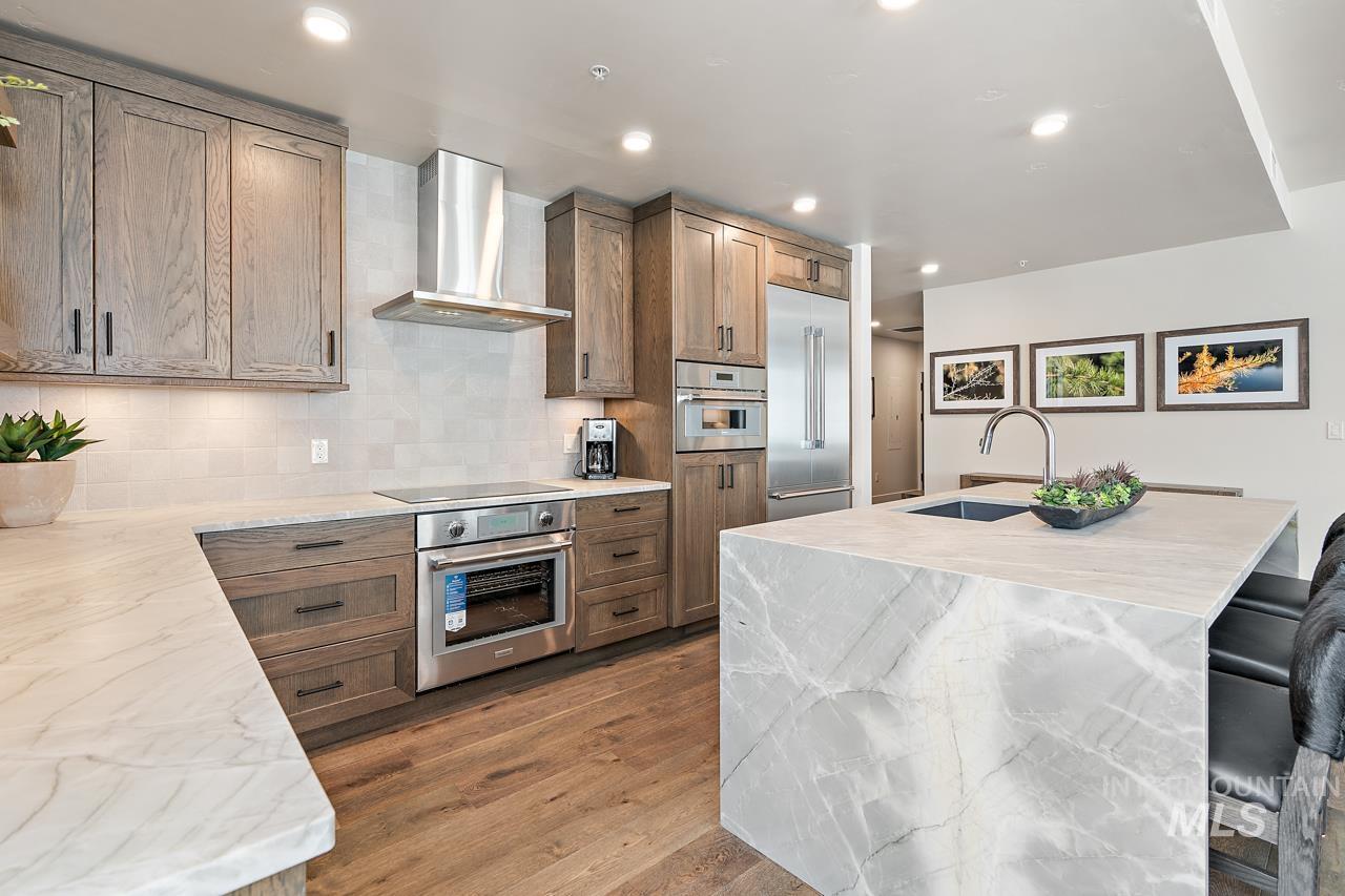 700 Village Drive Unit: 305