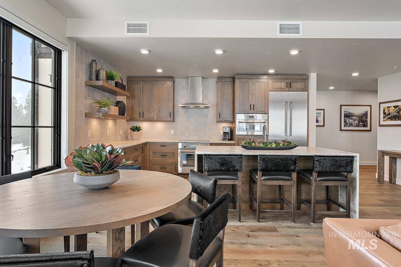 700 Village Drive Unit: 305