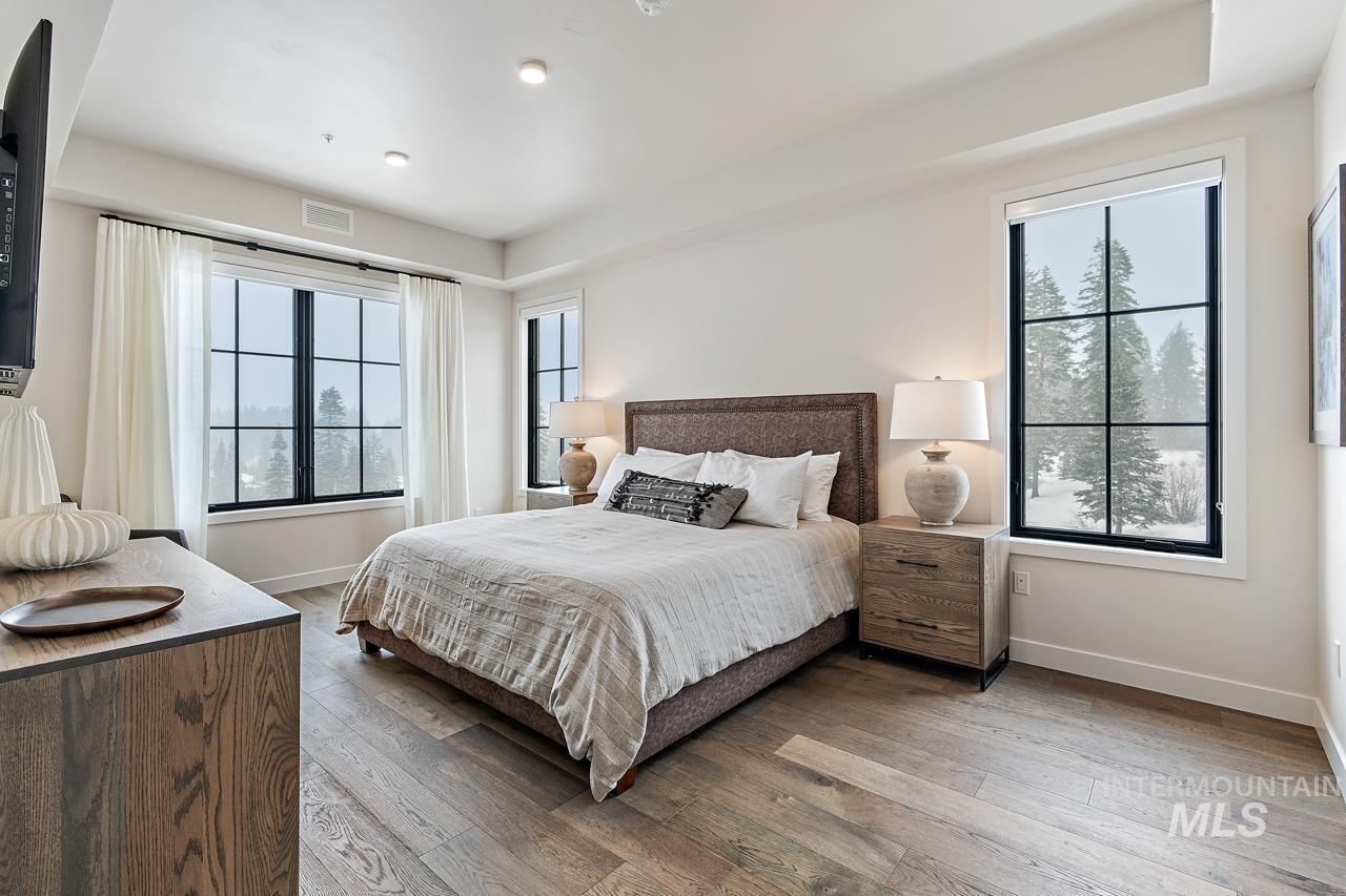 700 Village Drive Unit: 305