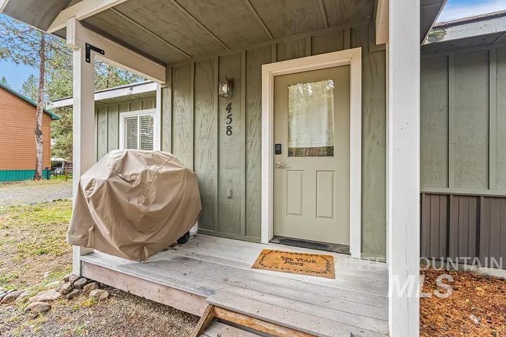 458 Smitty Ave