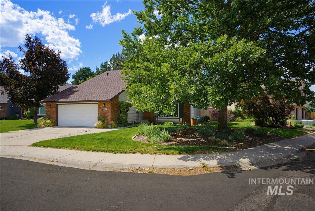 2779 S Falling Brook Way
