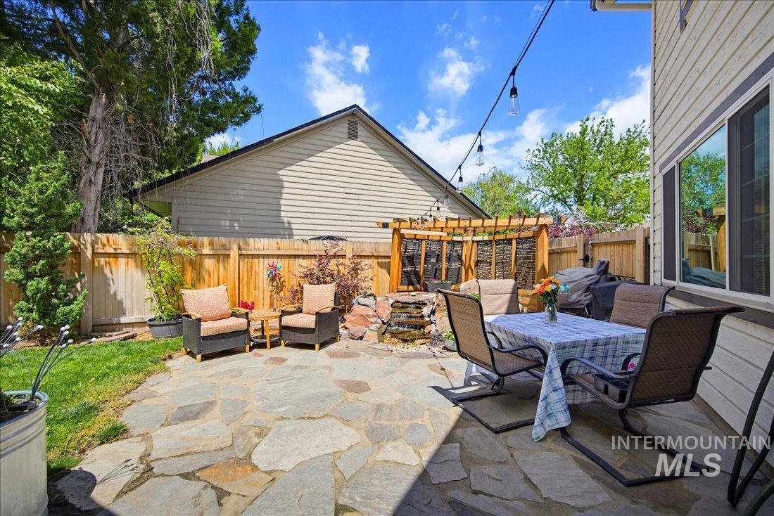 2779 S Falling Brook Way
