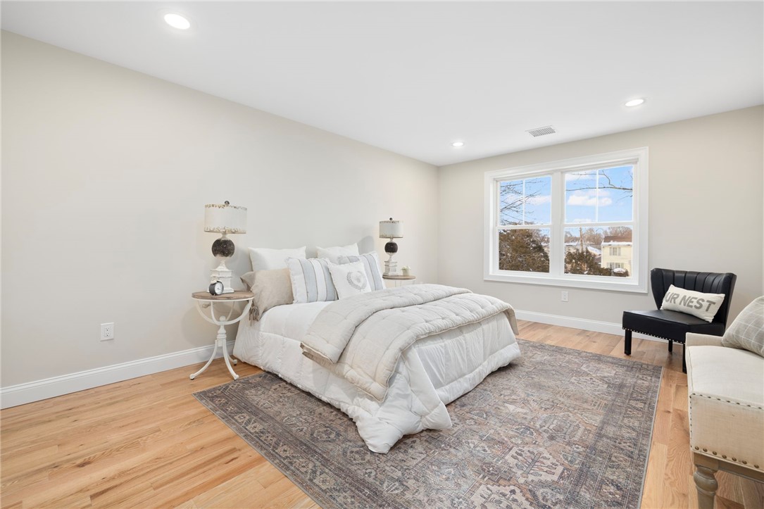 2907 Post Road 5
