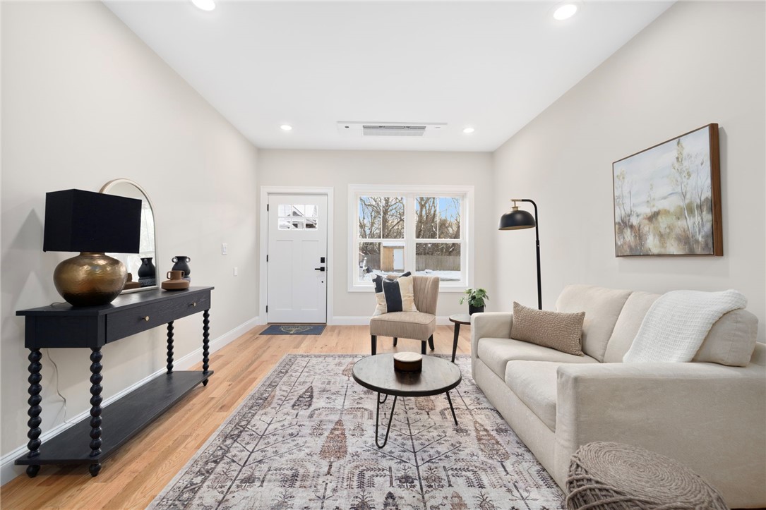 2907 Post Road 4