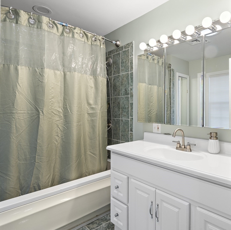 15 Bunker St # 2